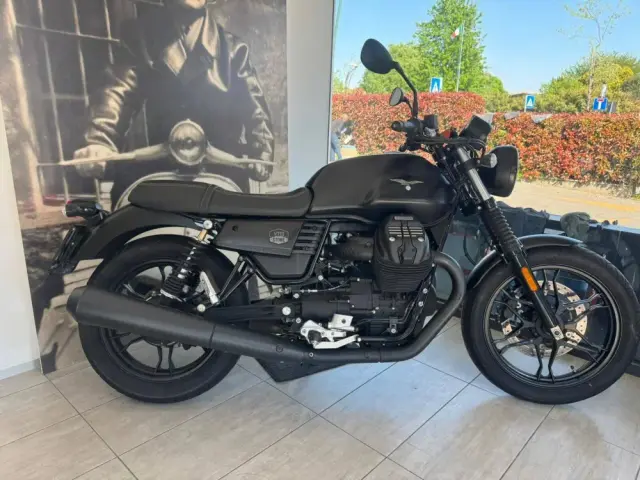 Moto Guzzi V7 III Stone