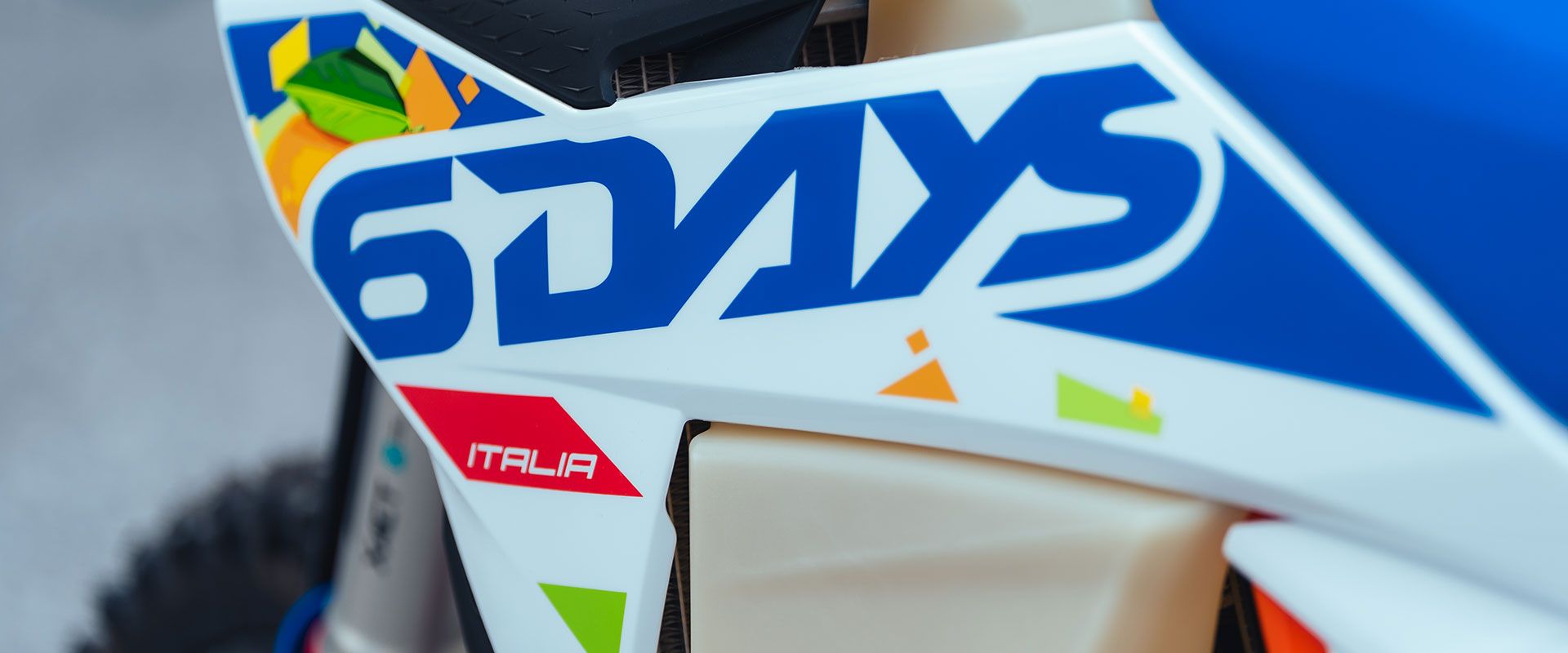 Foto 1: Moto KTM 300 EXC 6DAYS nuova 293cc enduro (2026)