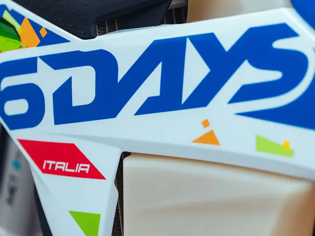 Foto 1: Moto KTM 300 EXC 6DAYS nuova 293cc enduro (2026)