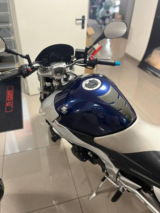 Foto 5: Moto SUZUKI GSR 600 usata 599cc strada (2006)