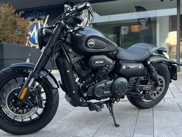 Foto 1: Moto KEEWAY MOTOR V302 C usata 298cc strada (2022)