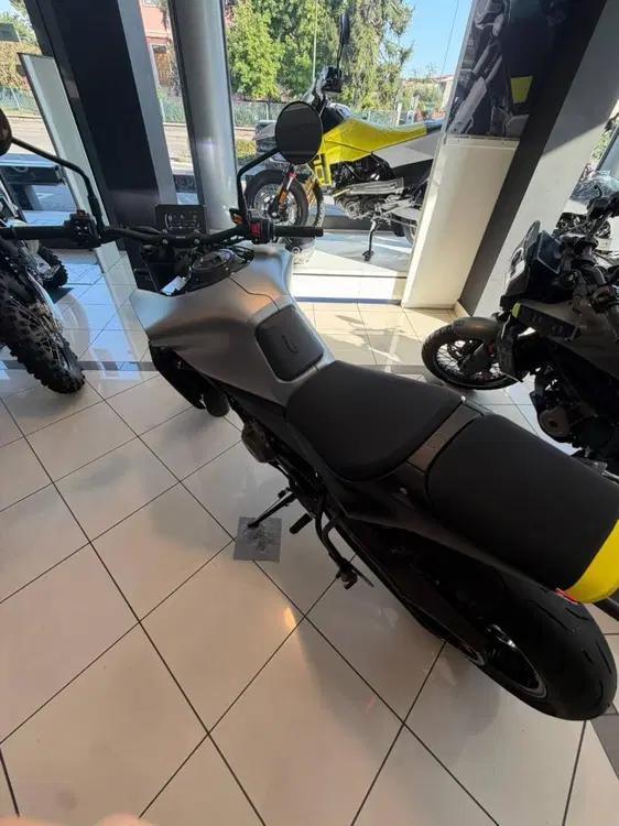 Husqvarna Vitpilen 801 L