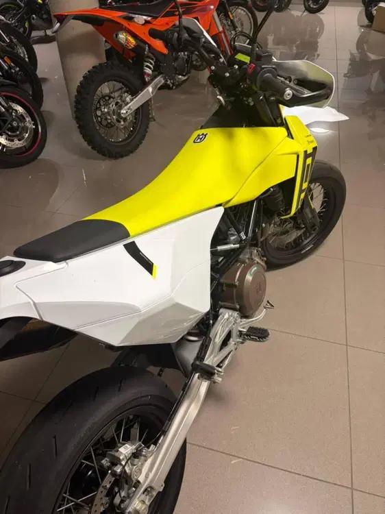 Husqvarna 701 Supermoto