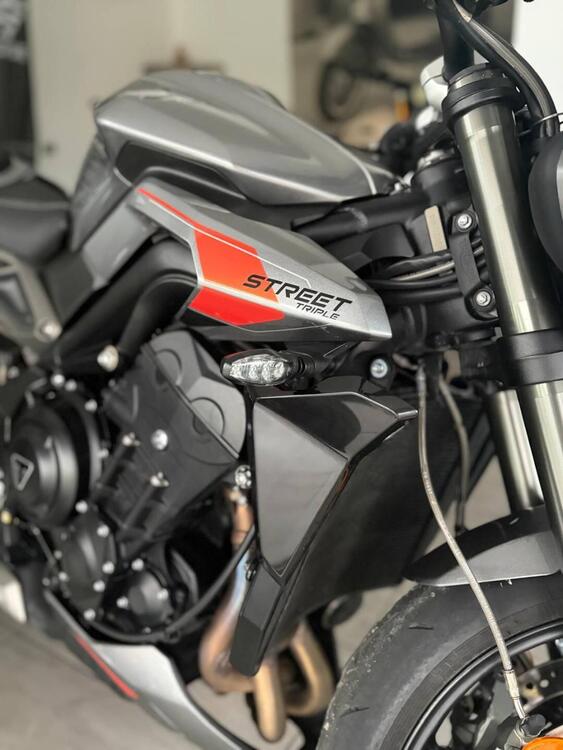 Foto 6: Moto TRIUMPH Street Triple 765 RS usata 765cc strada (2023)