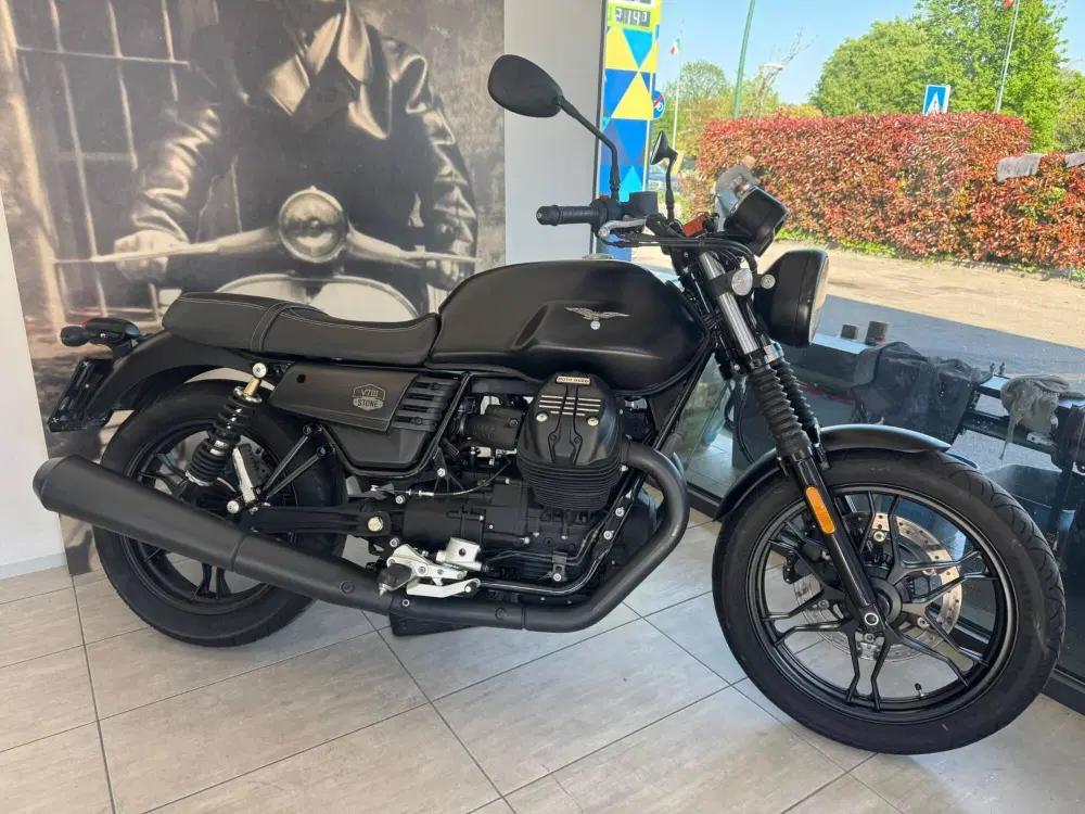 Moto Guzzi V7 III Stone