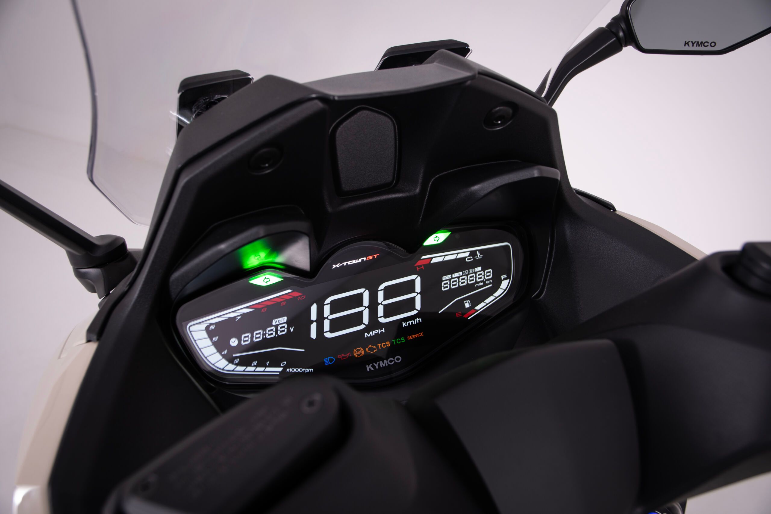 Foto 3: Moto KYMCO X-Town 250ST nuova 246cc scooter (2026)