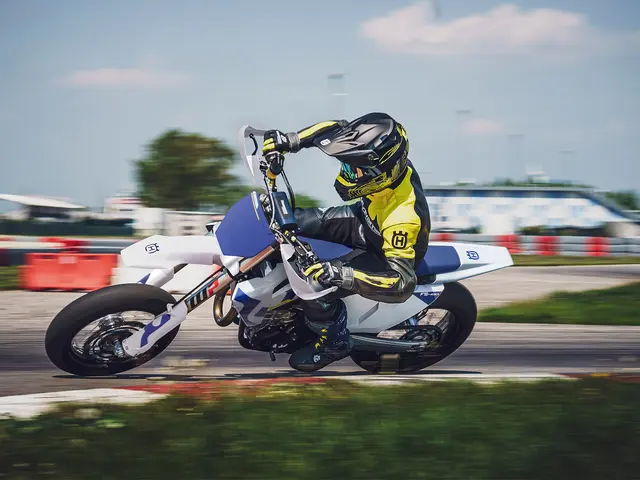 Foto 1: Moto HUSQVARNA FS 450 nuova 450cc strada (2026)