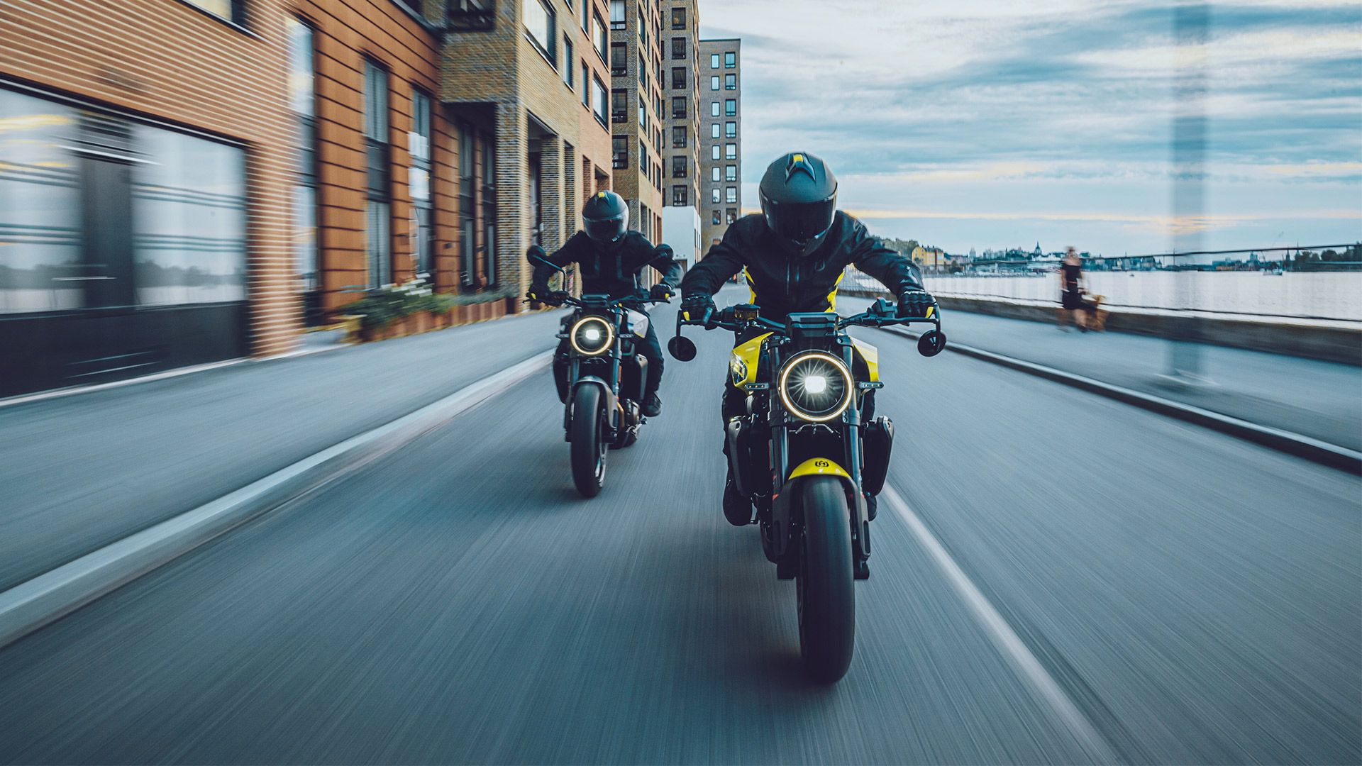 Foto 1: Moto HUSQVARNA Vitpilen 801 L nuova 799cc strada (2025)