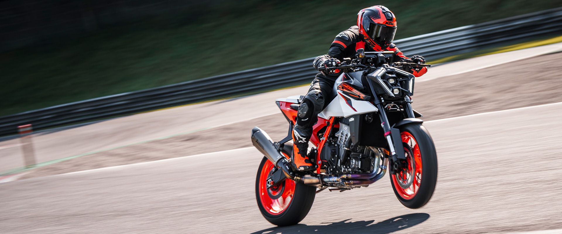 Foto 4: Moto KTM 990 Duke R nuova 947cc strada (2026)