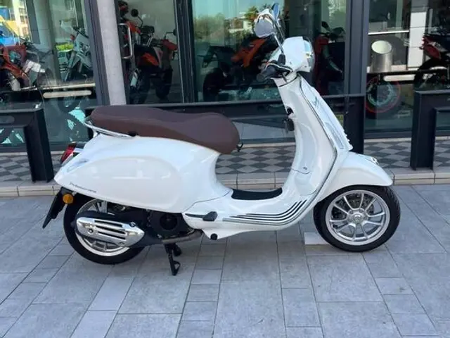 Vespa Primavera 125