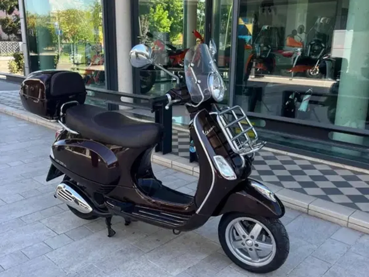 Vespa LX 125 Touring