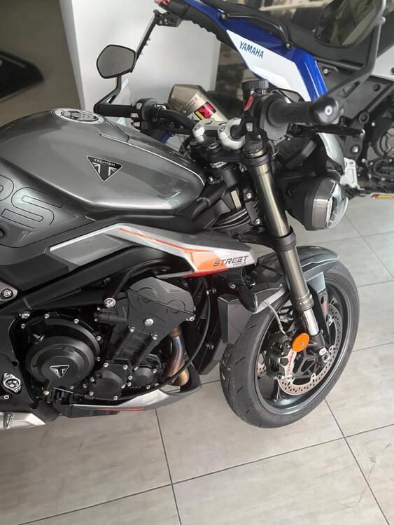 Foto 2: Moto TRIUMPH Street Triple 765 RS usata 765cc strada (2023)