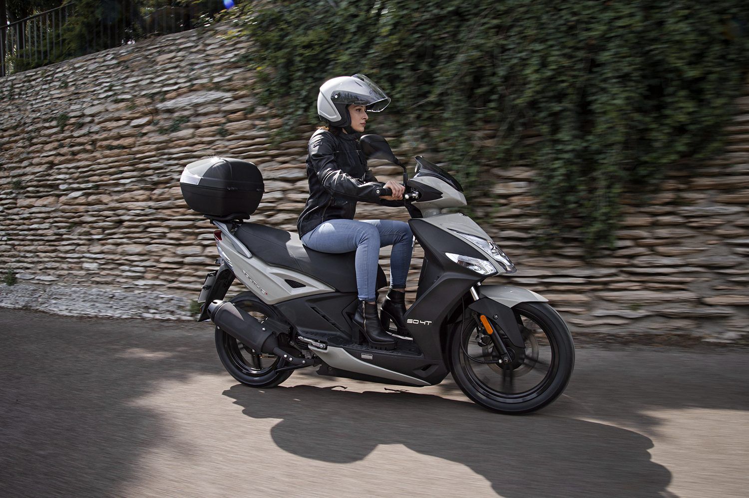 Foto 4: Moto KYMCO Agility 50 R16 Plus nuova 50cc scooter (2026)
