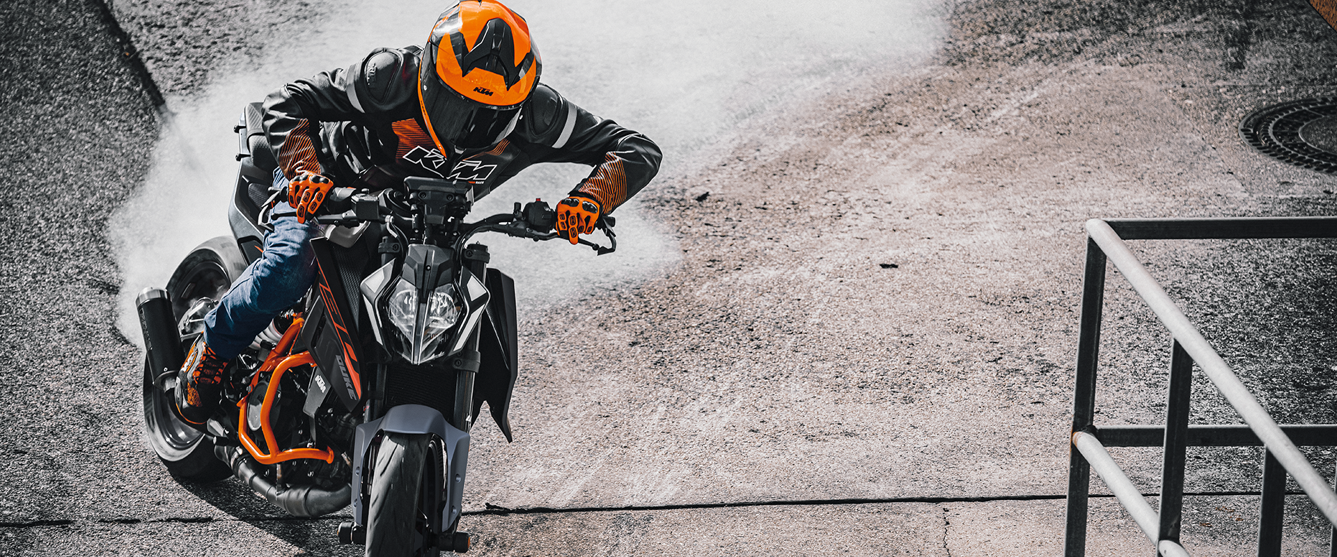 Foto 4: Moto KTM 390 Duke nuova 399cc strada (2026)