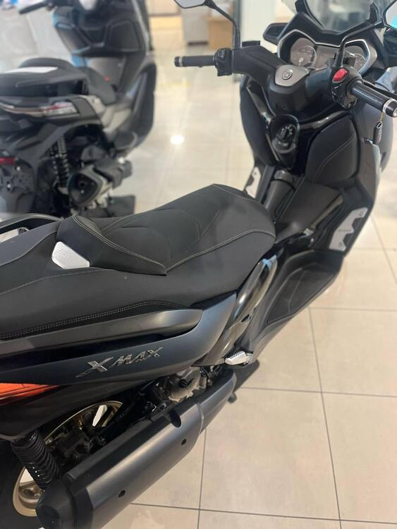 Foto 4: Moto YAMAHA X-Max 300 Tech Max usata 292cc strada (2021)