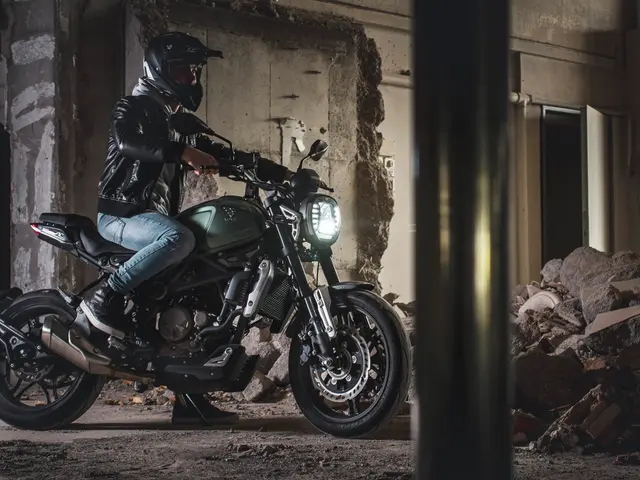 Foto 1: Moto VOGE Trofeo 300AC nuova 292cc strada (2026)