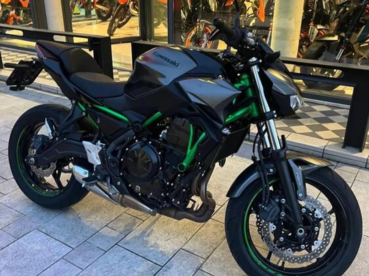 Foto 1: Moto KAWASAKI Z 650 Performance usata 649cc strada (2021)