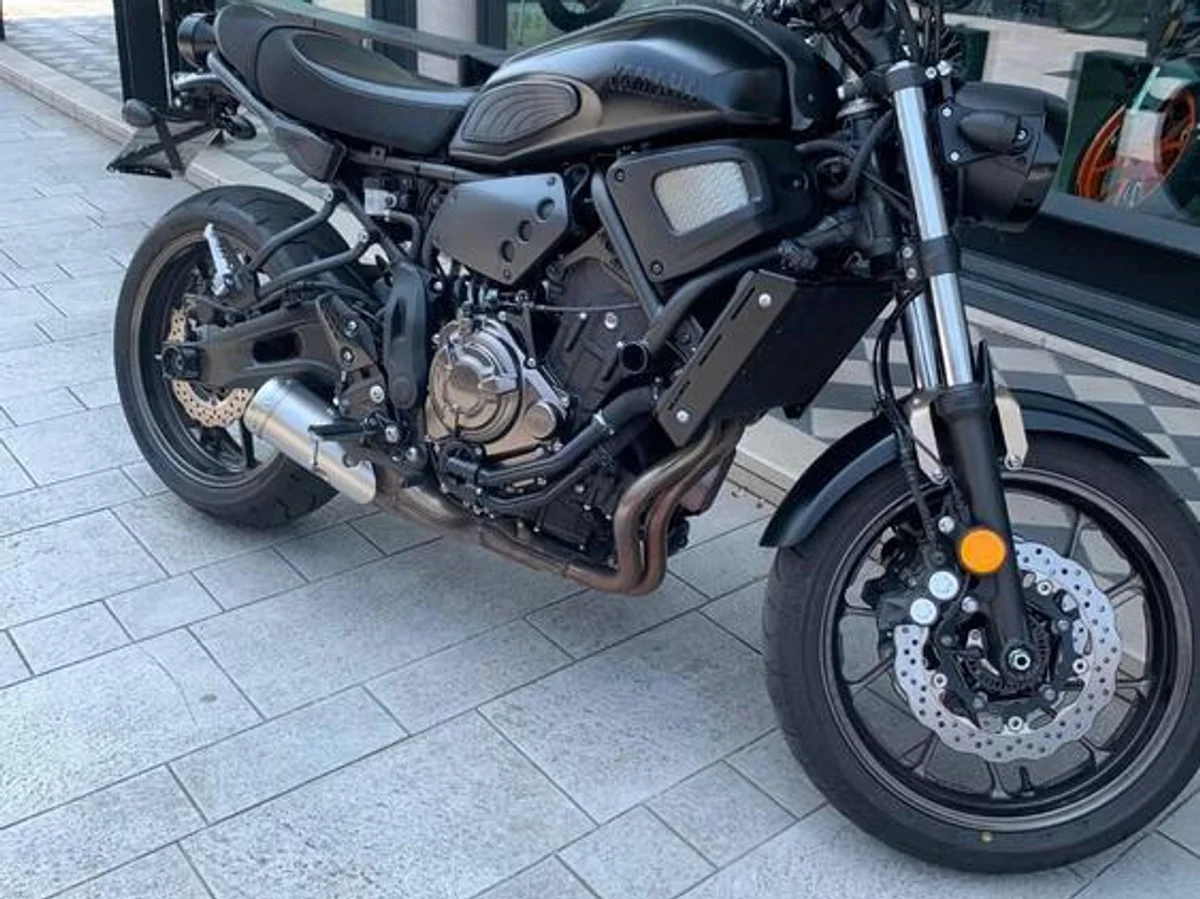 Foto 1: Moto YAMAHA XSR 700 ABS usata 689cc strada (2016)
