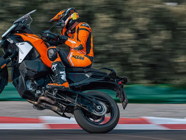 Foto 1: Moto KTM 1390 Super Adventure S EVO nuova 1350cc strada (2026)