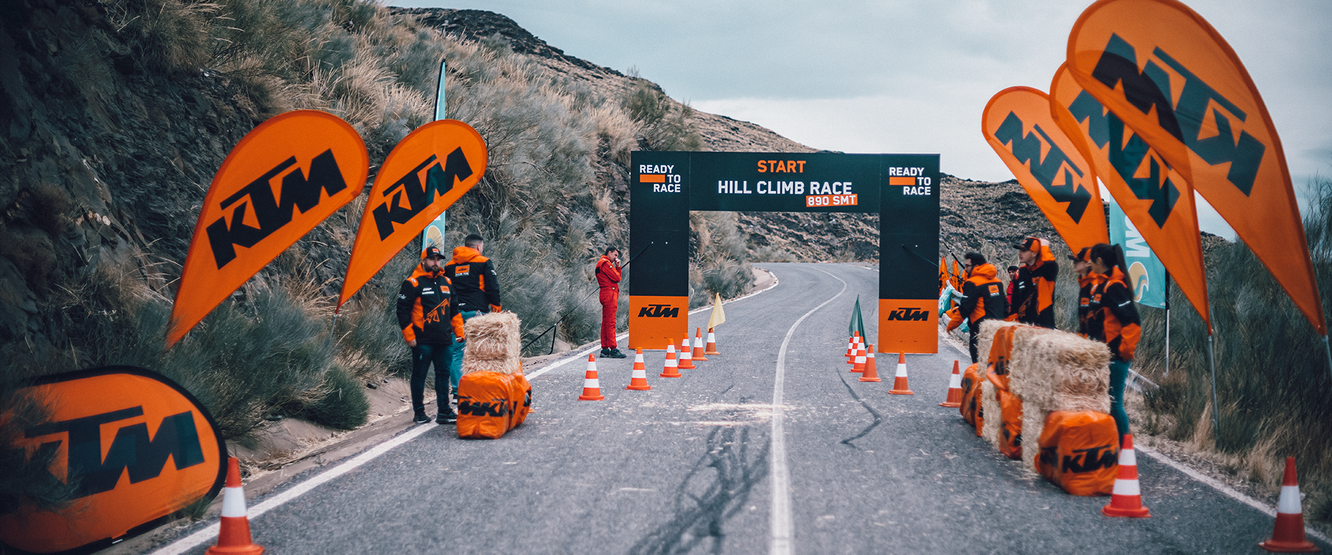 Foto 3: Moto KTM 890 SMT nuova 889cc strada (2026)