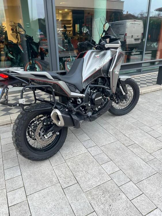 Foto 2: Moto MOTO MORINI X-Cape 650 usata 649cc strada (2021)