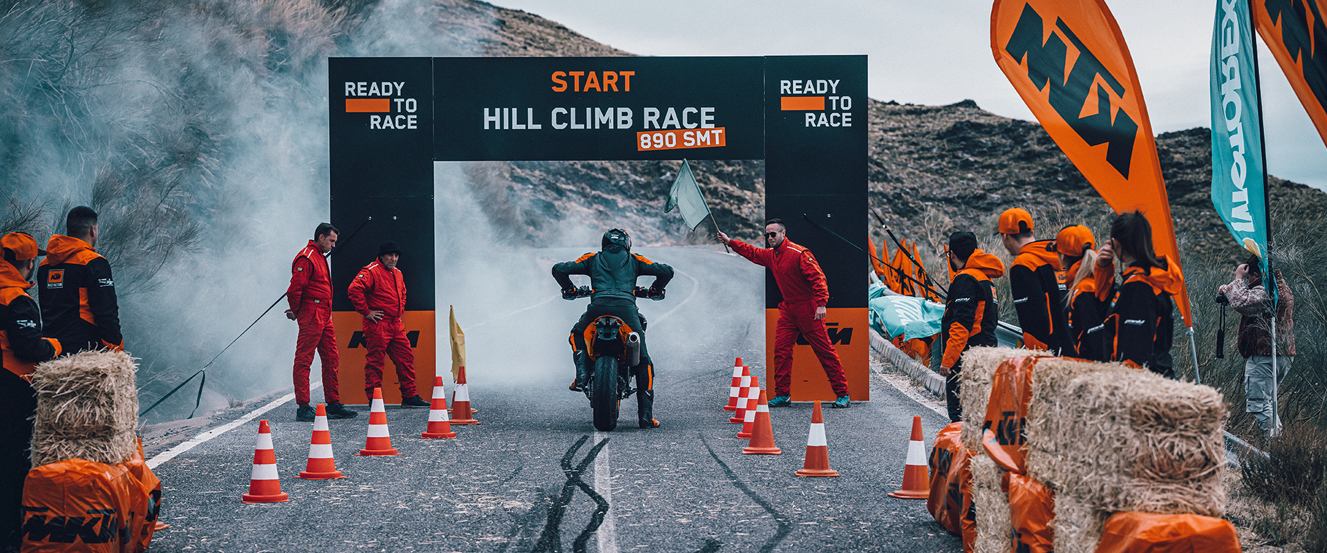 Foto 1: Moto KTM 890 SMT nuova 889cc strada (2026)