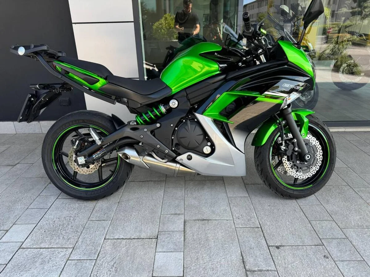 Foto 1: Moto KAWASAKI ER-6F ABS usata 649cc strada (2012)