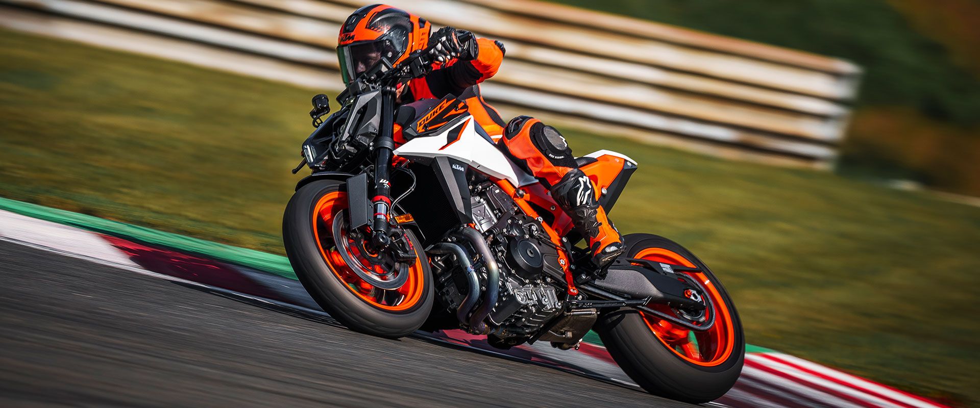 Foto 3: Moto KTM 990 Duke R nuova 947cc strada (2026)