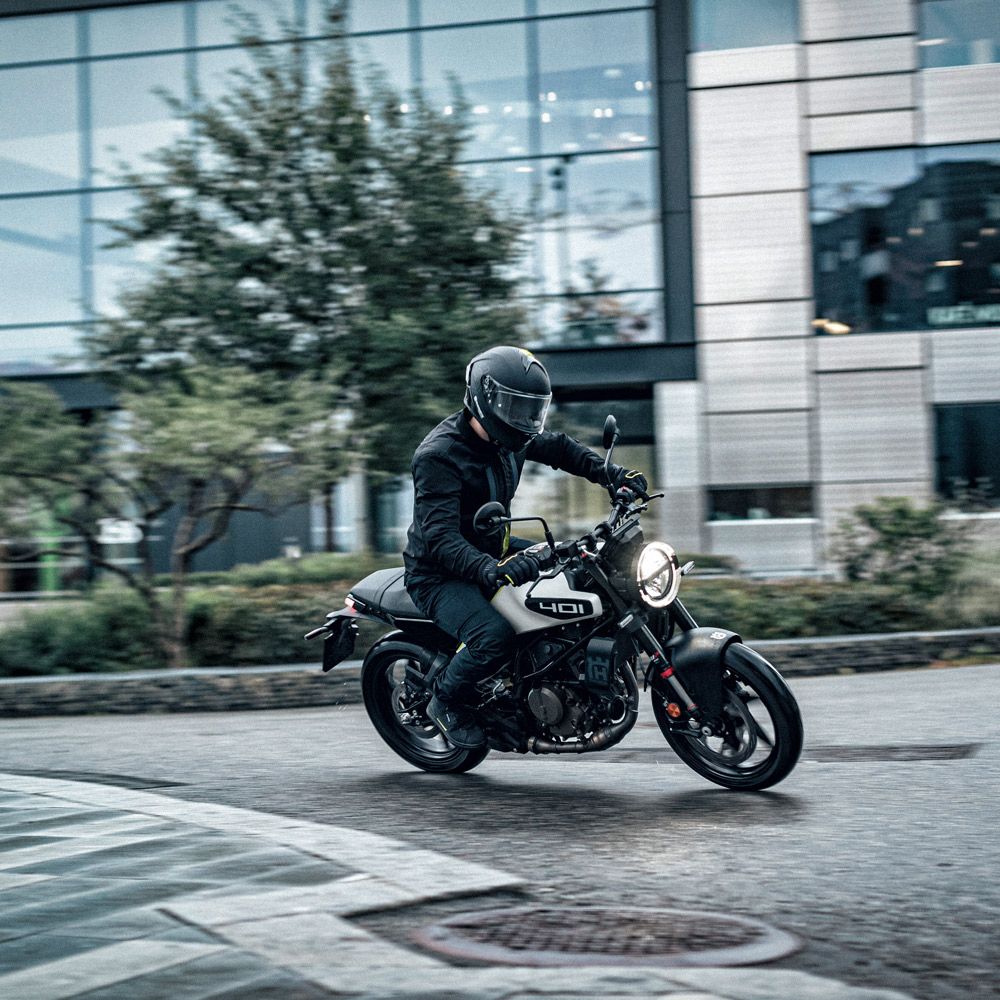 Foto 2: Moto HUSQVARNA Vitpilen 401 nuova 399cc strada (2025)