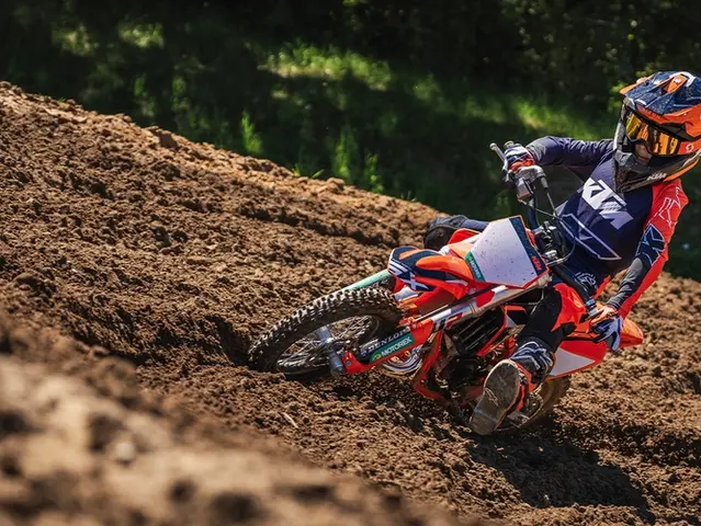 Foto 1: Moto KTM 50 SX FACTORY EDITION nuova 50cc cross (2026)