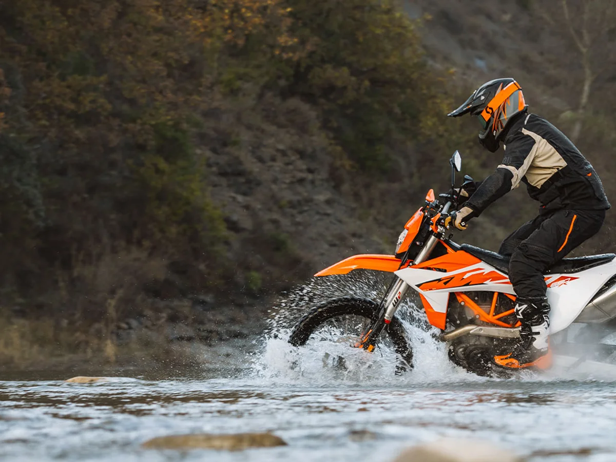 Foto 1: Moto KTM 690 Enduro R nuova 693cc strada (2026)