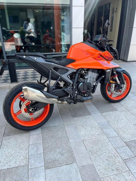 Foto 4: Moto KTM 990 Duke usata 947cc strada (2024)