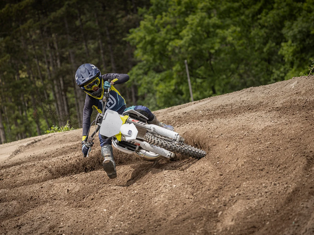 Foto 1: Moto HUSQVARNA TC 85 19/16 nuova 85cc cross (2026)