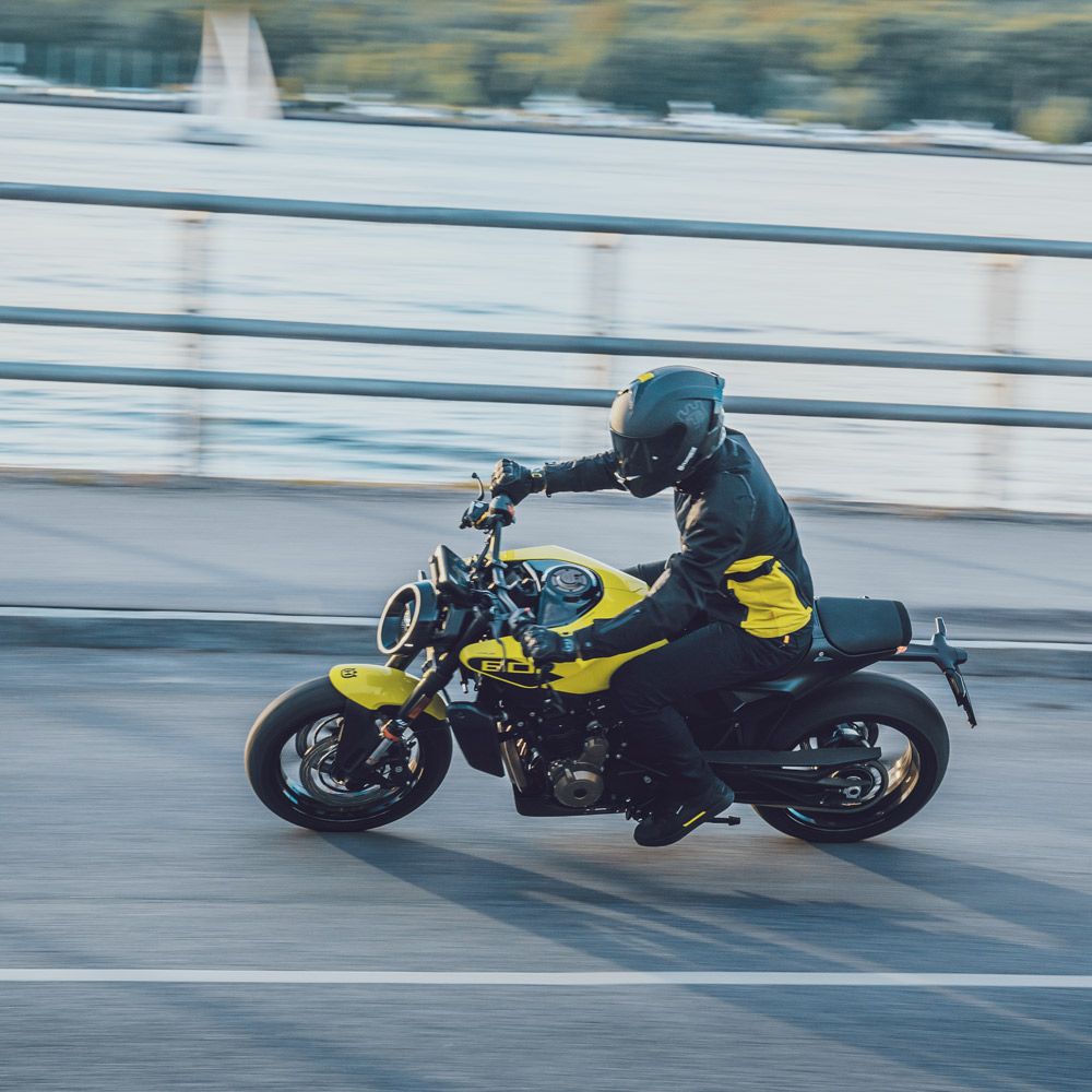 Foto 2: Moto HUSQVARNA Vitpilen 801 nuova 799cc strada (2026)