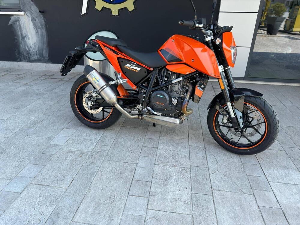 Foto 2: Moto KTM 690 Duke usata 690cc strada (2016)