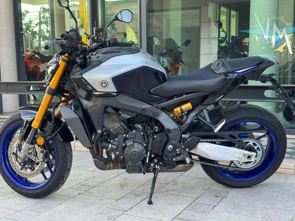 Foto 1: Moto YAMAHA MT-09 SP usata 890cc strada (2024)