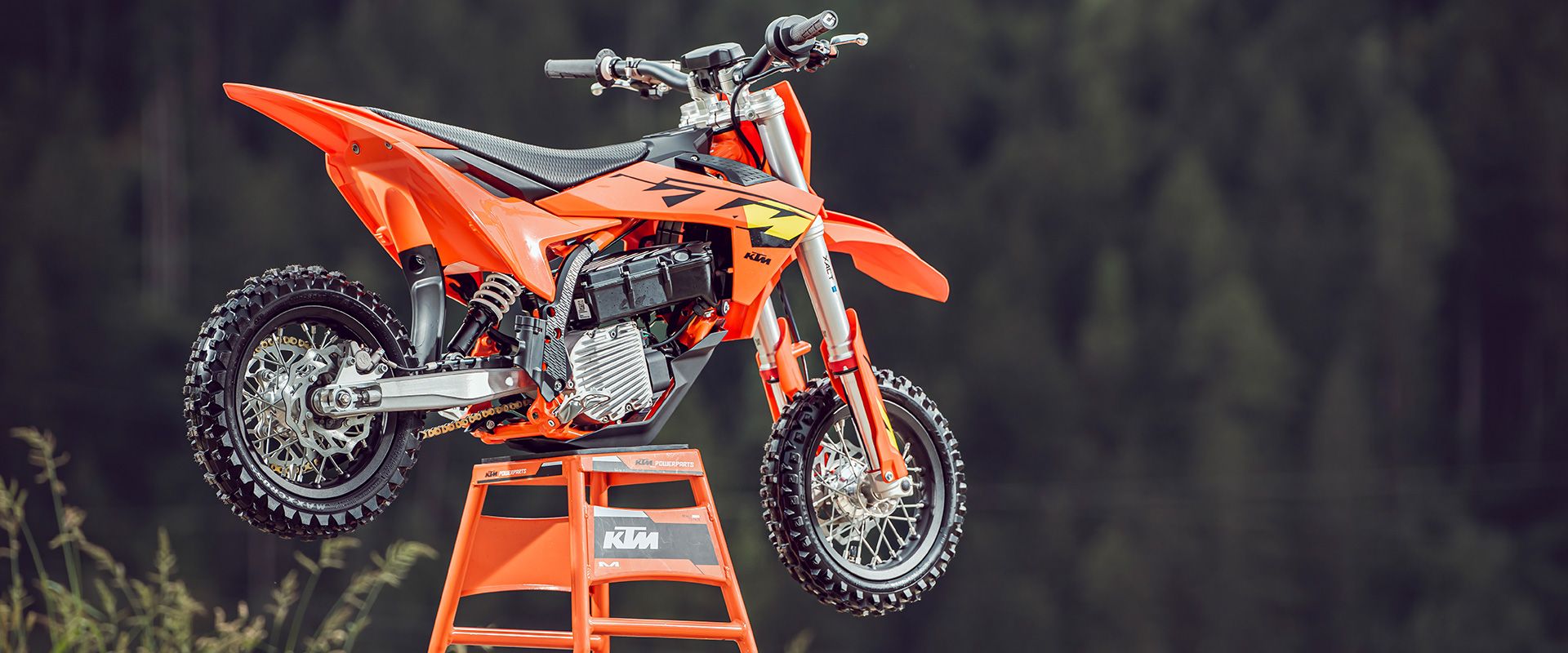 Foto 4: Moto KTM SX-E 3 nuova cross (2025)