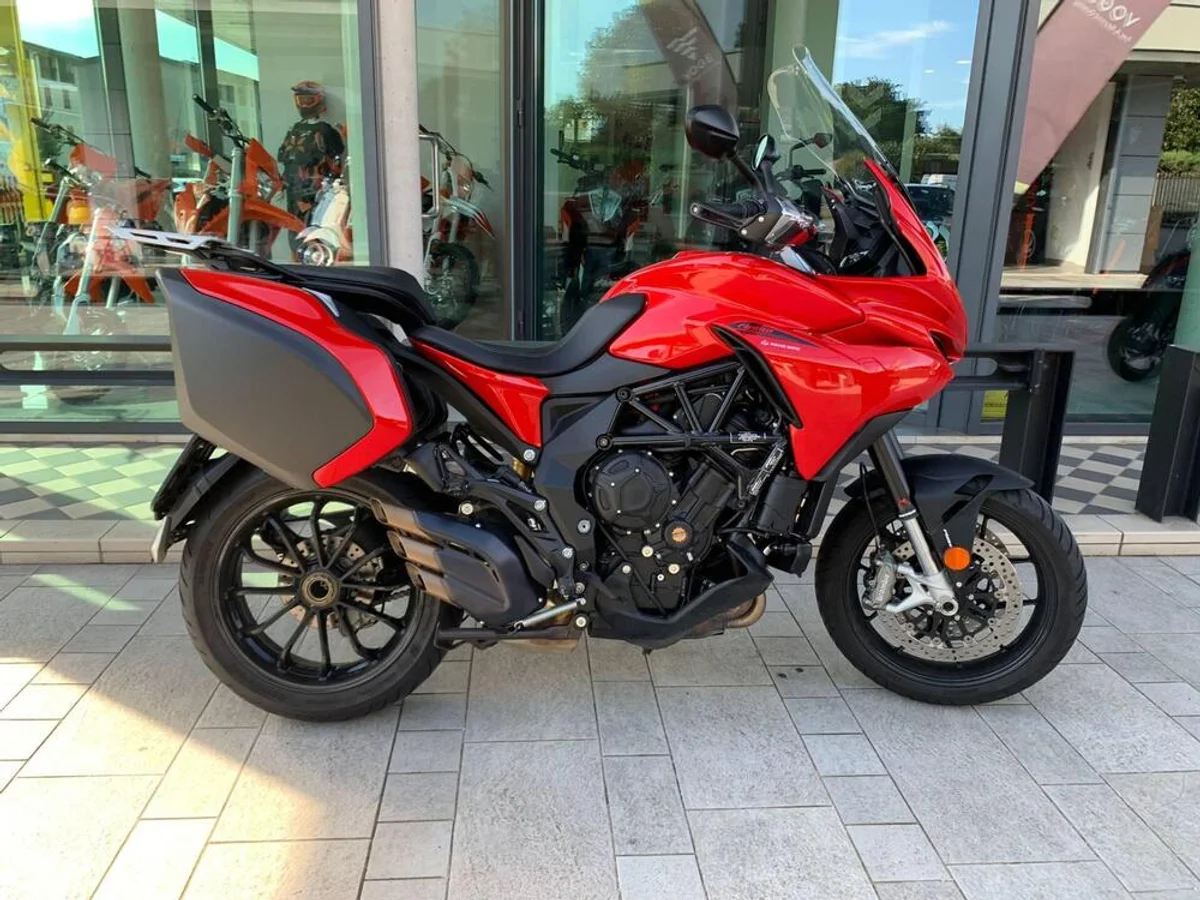 Foto 1: Moto MV AGUSTA Turismo Veloce 800 Rosso usata 798cc strada (2021)
