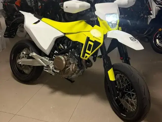 Husqvarna 701 Supermoto