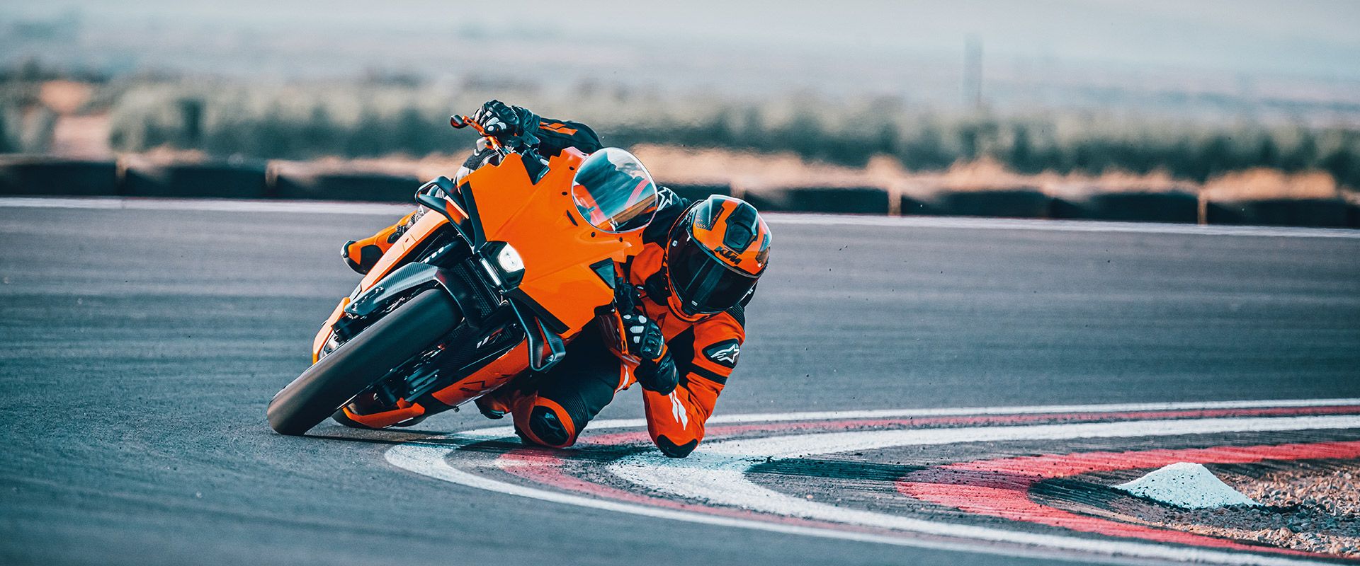 Foto 4: Moto KTM 990 RC R nuova 947cc strada (2026)