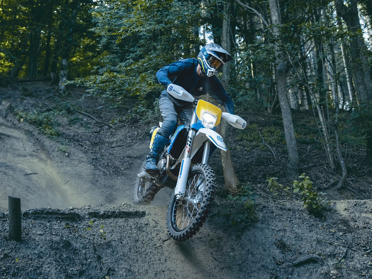 Foto 1: Moto HUSQVARNA TE 250 Heritage nuova 249cc enduro (2025)