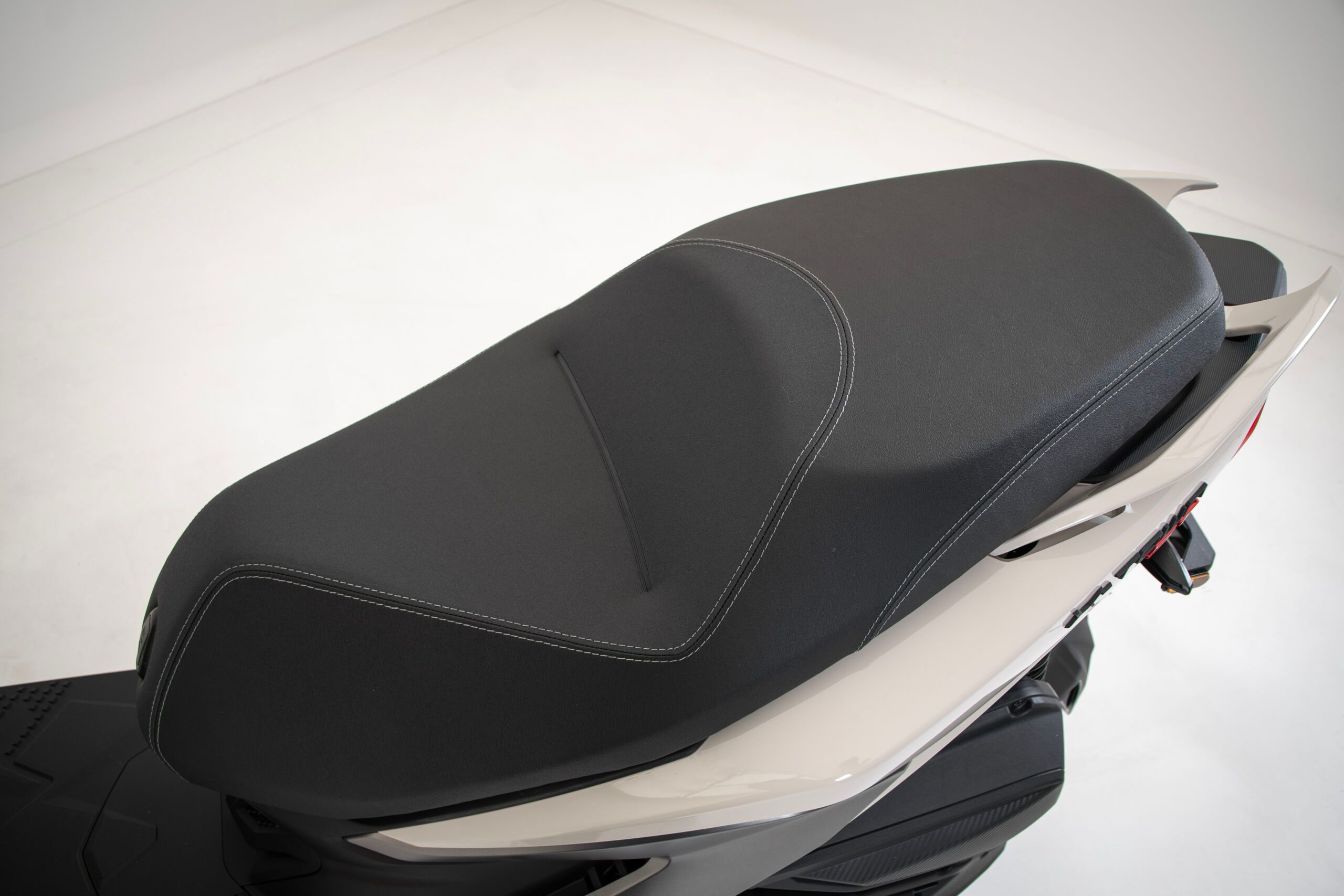 Foto 2: Moto KYMCO X-Town 250ST nuova 246cc scooter (2026)