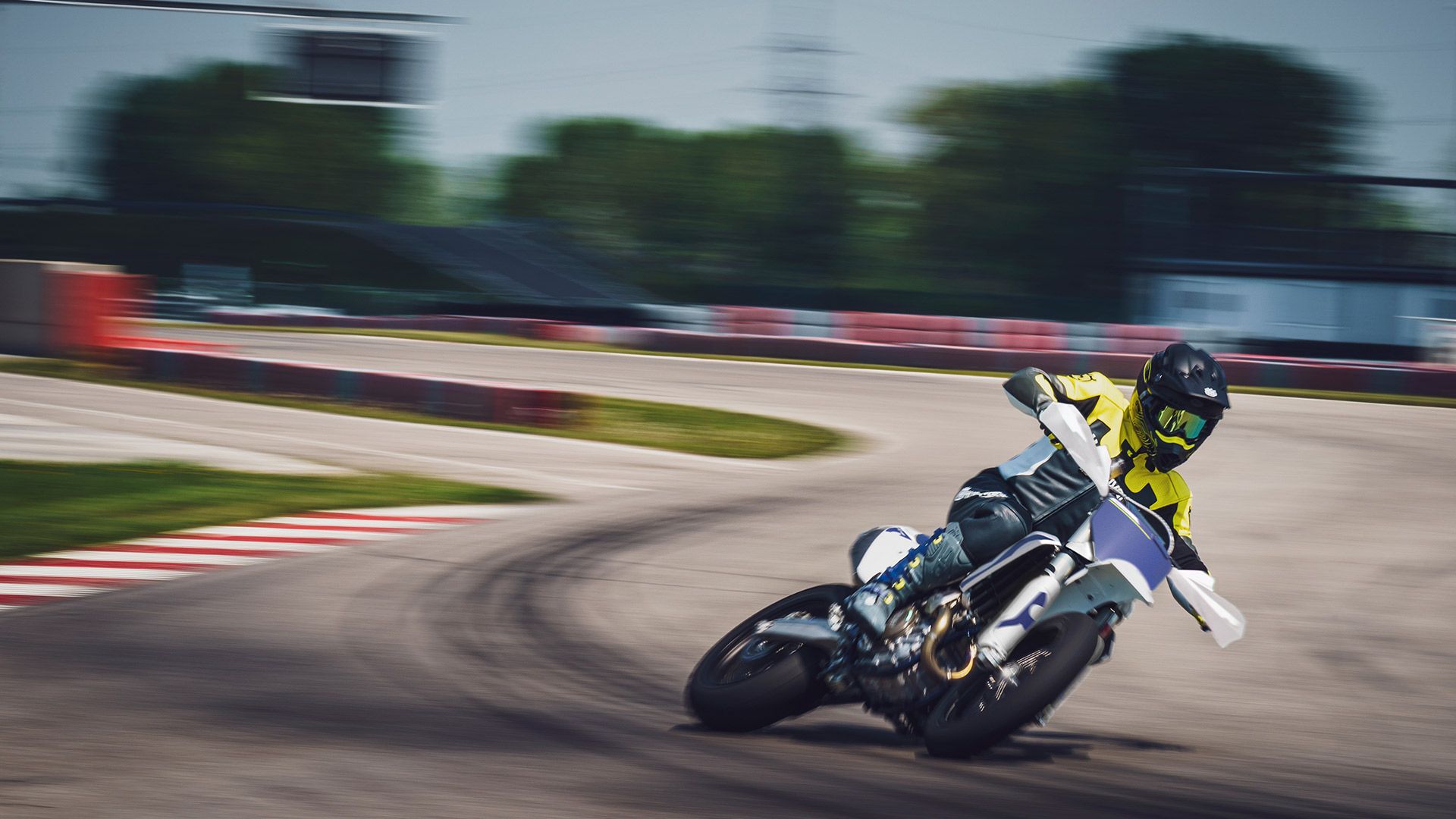 Foto 2: Moto HUSQVARNA FS 450 nuova 450cc strada (2026)