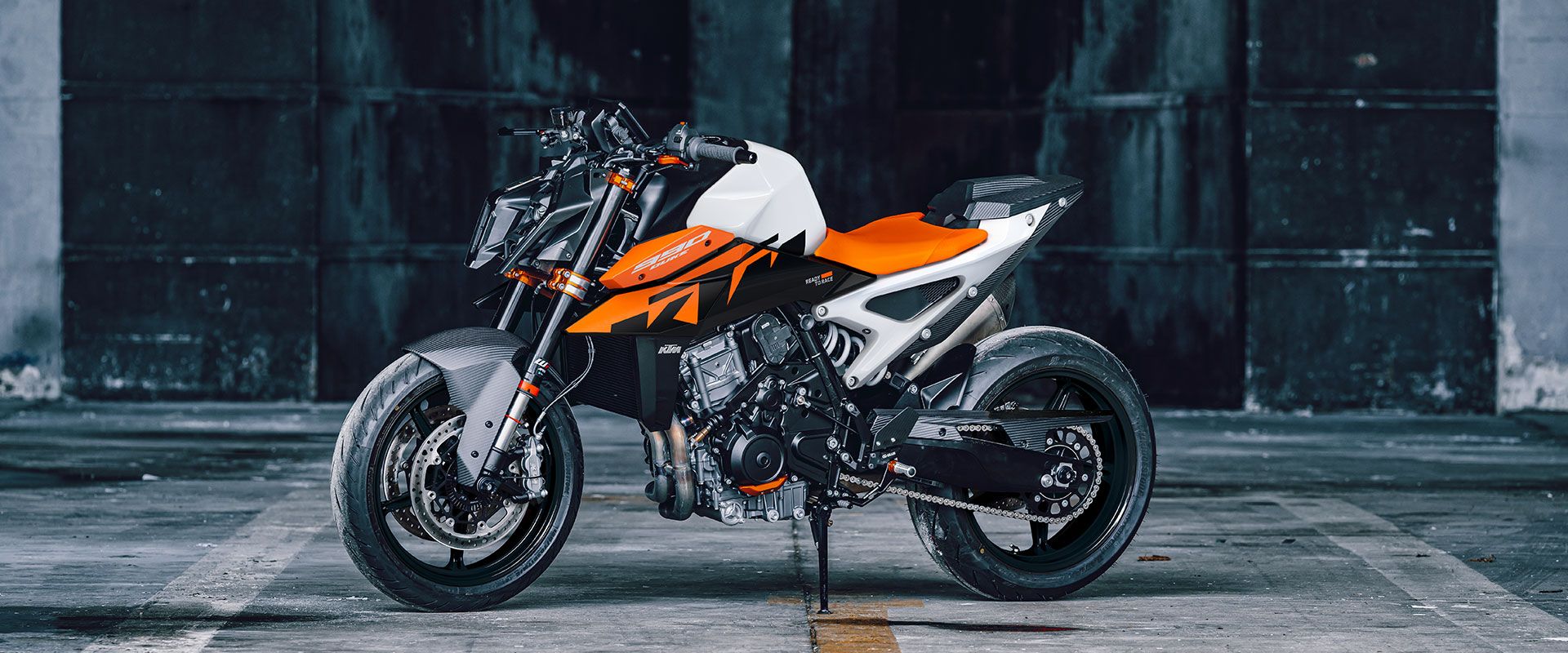 Foto 4: Moto KTM 990 Duke nuova 947cc strada (2026)