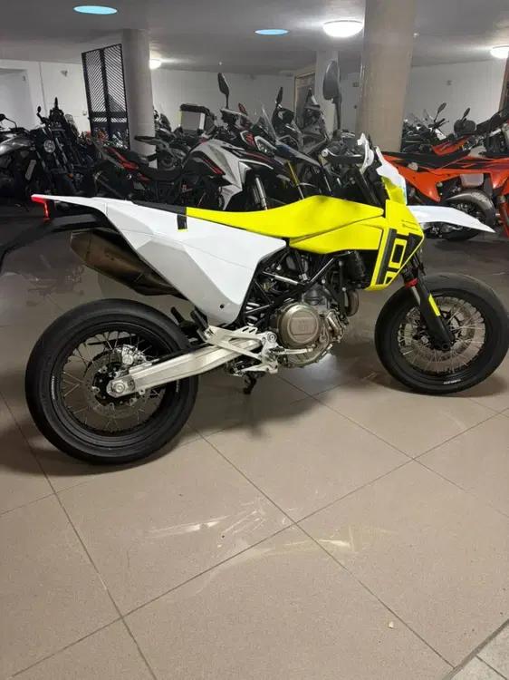 Husqvarna 701 Supermoto