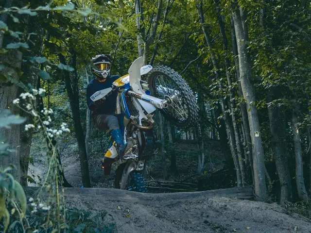 Foto 1: Moto HUSQVARNA FE 450 Heritage nuova 450cc enduro (2025)