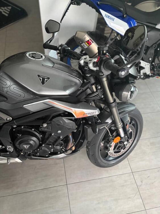 Foto 8: Moto TRIUMPH Street Triple 765 RS usata 765cc strada (2023)