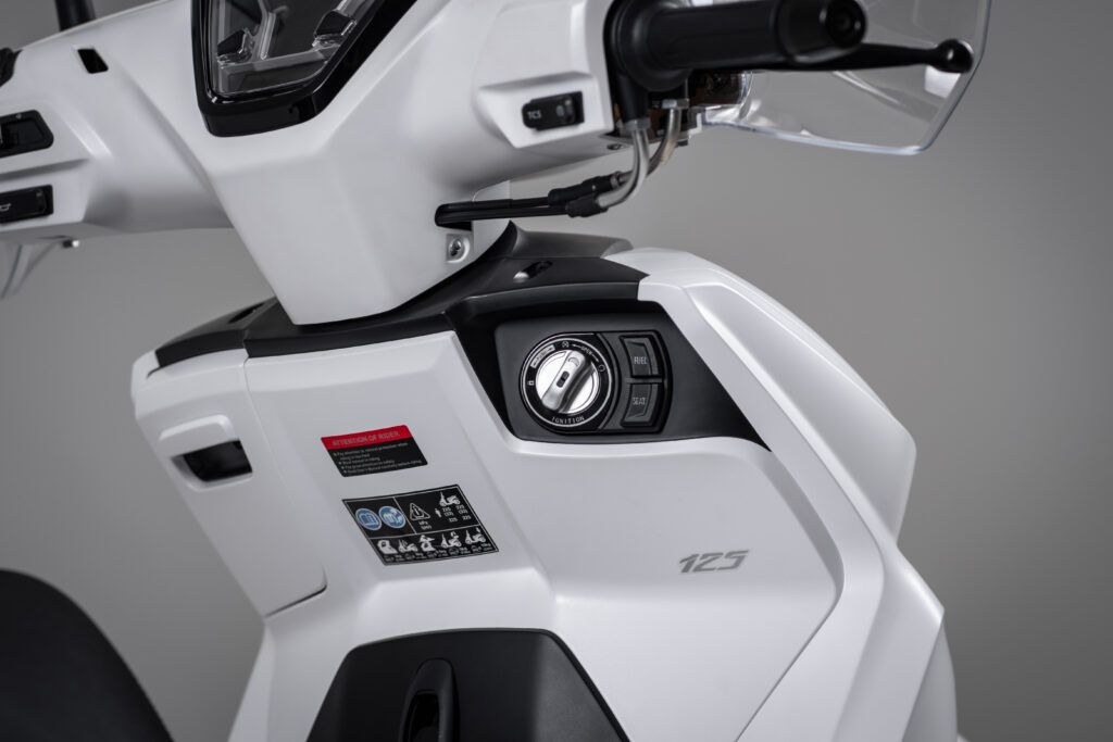 Foto 2: Moto VOGE SFIDA SR16 125 nuova 125cc scooter (2026)