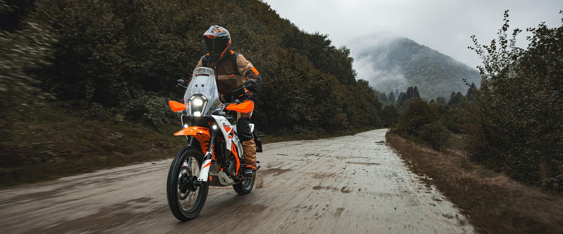 Foto 2: Moto KTM 390 Adventure R nuova 399cc strada (2026)