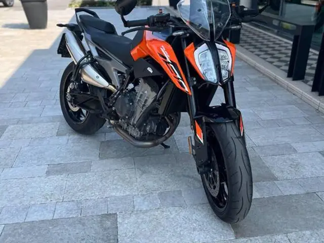 Foto 1: Moto KTM 790 Duke L usata 799cc strada (2023)